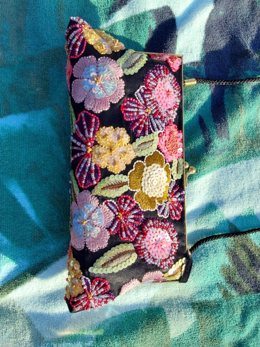 Vintage Valerie Stevens Evening Bag Black with Beautiful sequin flowers GORGEOUS - Picture 5 of 16